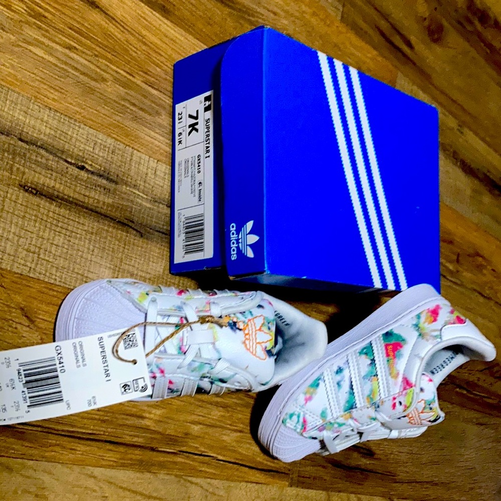 Adidas superstar one size 7K all day I dream about summer. “Primegreen”